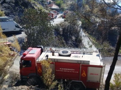 Bölgemizdeki yangın söndürme faaliyetlerine itfaiye ekiplerimiz ve araçlarımızla destek oluyoruz