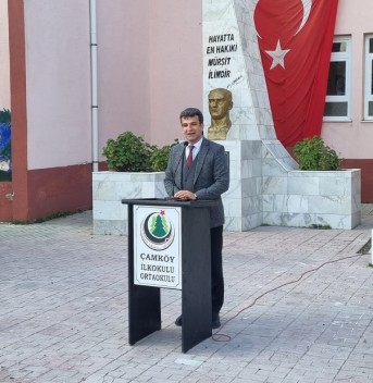 Çamköy İlkokulu yeni oyun alanına kavuştu